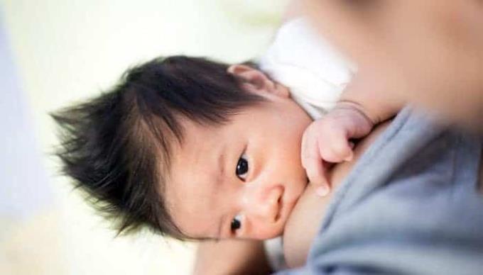 모유 수유시 아기에게주는 11 가지 혜택