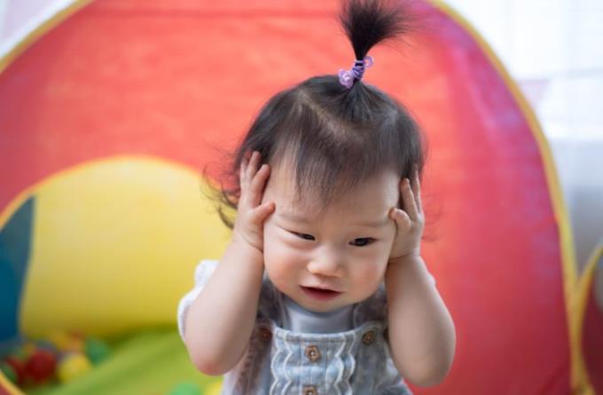 Infekce středního ucha u dětí: Příčiny a léčebná opatření