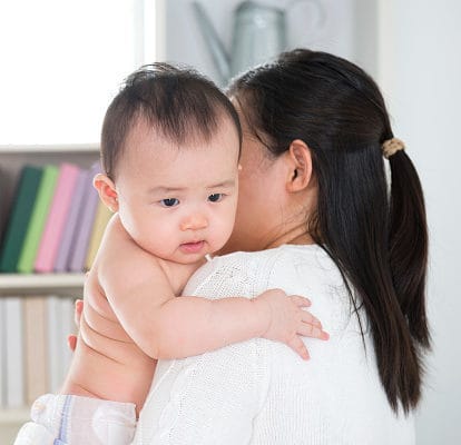 Cómo lidiar con los problemas para digerir los alimentos en los niños pequeños