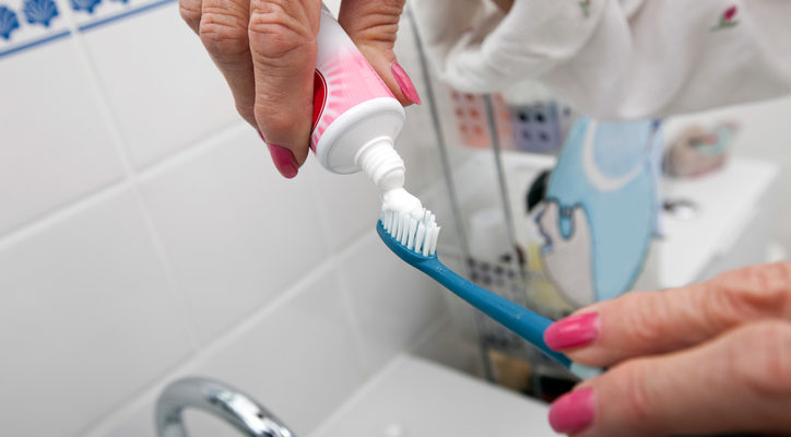 家長需要注意如何使用氟化物牙膏？