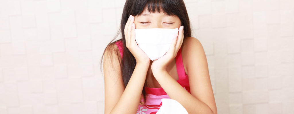 Behandlung von Halsschmerzen bei Kindern: Was müssen Eltern wissen?
