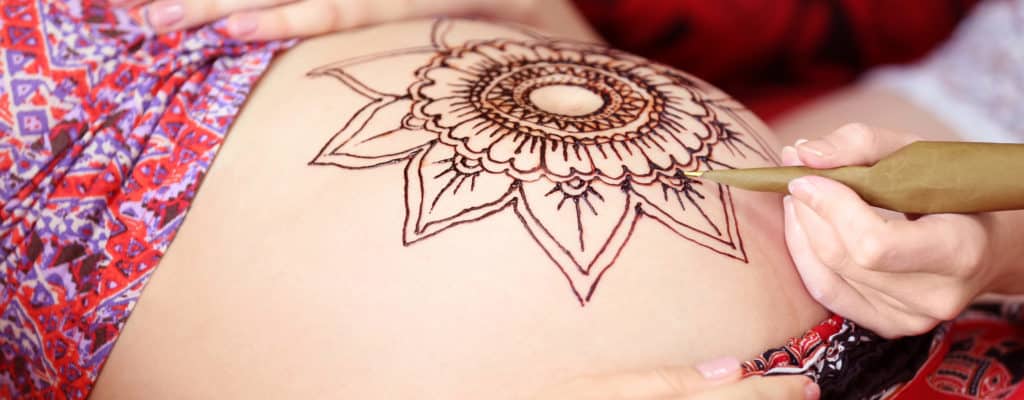 懷孕期間應該畫指甲花或紋身嗎？