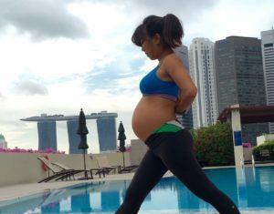 22 yoga exercises for pregnant women in the first 3 months of pregnancy are easy to give birth and ready to go through the air