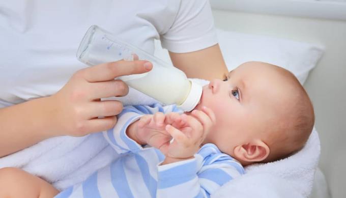 Σχέδιο γάλακτος για μωρό 1-3 μηνών