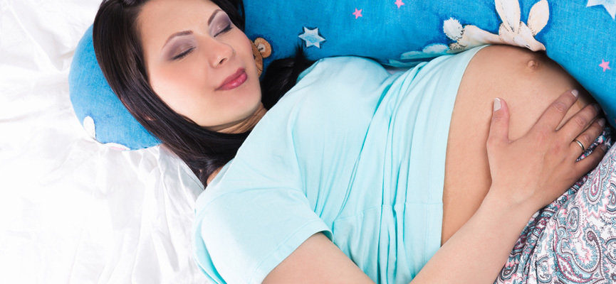 La mejor posición para dormir para las madres embarazadas.
