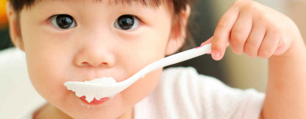 8 important milestones in the baby feeding process