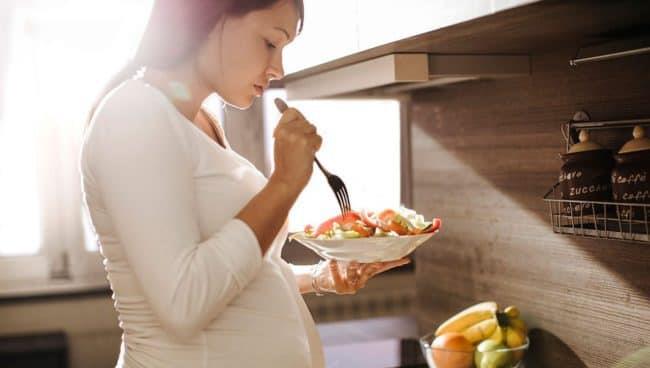 妊娠中の女性のための正しい食事は何ですか？