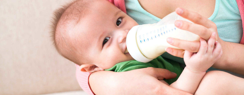 Τι πρέπει να γνωρίζετε όταν ταΐζετε μωρό 1-3 μηνών;