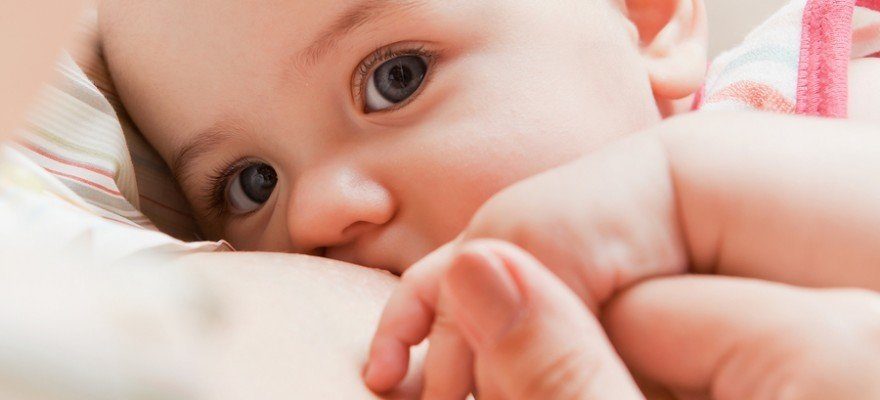 What are the benefits of breastfeeding mothers?
