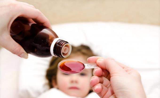 赤ちゃんに薬を与える方法：母親の間違いトップ6