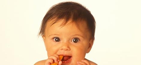 Sagen Sie Mutter 8 zum ersten Mal gesunde Lebensmittel für Babynahrung