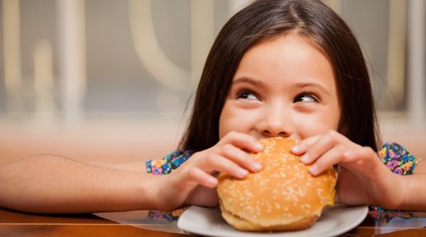 栄養不良の子供たちがすぐに回復するのを助けるための解決策