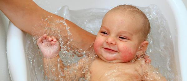 赤ちゃんの入浴時期に関する4つの特記事項