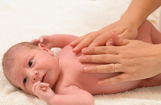 Baby Feuchtigkeitscreme: Wählen Sie so, dass der Standard?