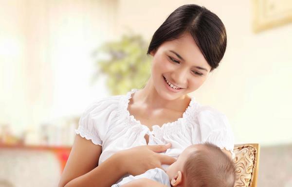 Il latte materno fa dormire molto i bambini la notte?