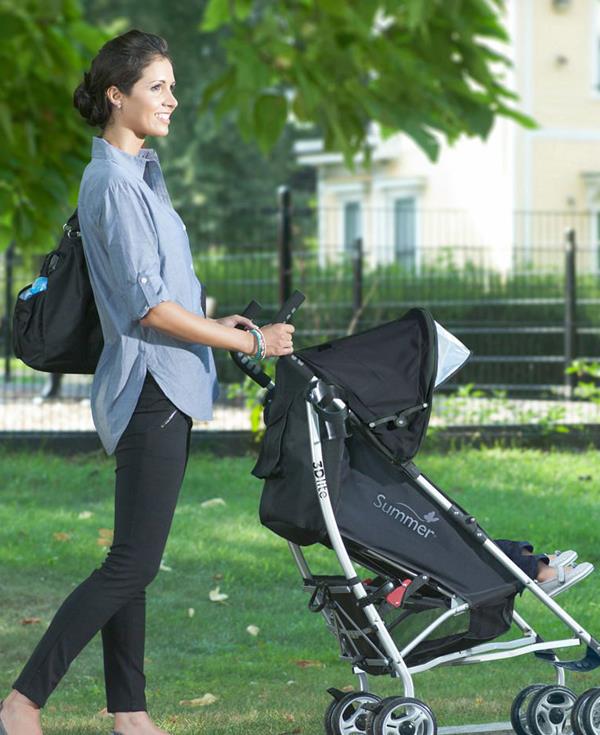 Slik tar du vare på babyer om sommeren: Vær forsiktig når du tar med babyen din ut på gaten