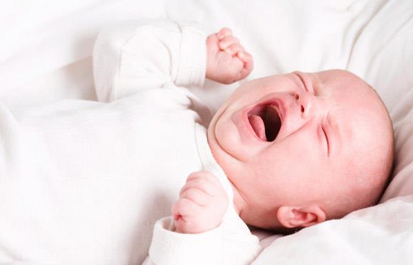 Catturare il polso del bambino che non dorme bene o è esigente