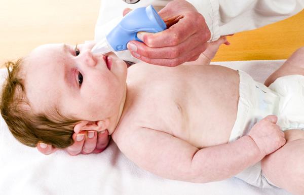 5 schnelle und effektive Methoden zur Heilung von verstopfter Nase bei Babys