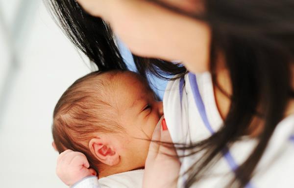 Babyens utvikling vil vurdere hvor god morsmelk er