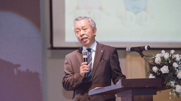 Hemmeligheten til å oppdra barn av japanske mødre gjennom den klassiske historien Tottochan ved vinduet