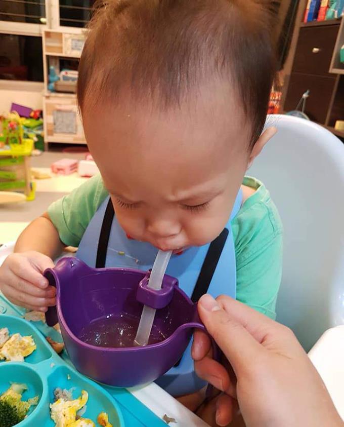 シンガポールの母親から、季節の風邪を治療するために赤ちゃんのために邪悪なチキンスープを調理する方法を学びました