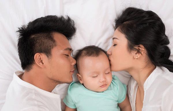 5 conseils pour dormir dans la même chambre avec les parents