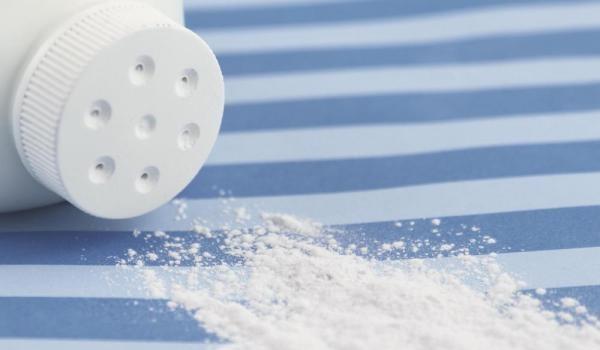 Is it true that powdered chalk causes cancer because it contains asbestos?
