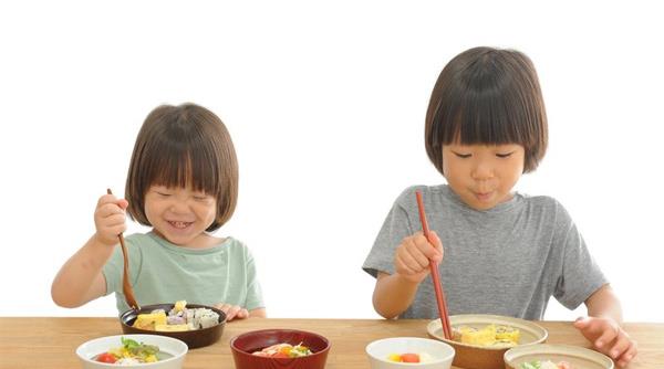 Japanese-style parenting: The secret for super strong kids