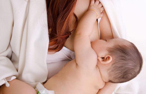 Breastfeeding: When your baby prefers a bottle to breastfeed