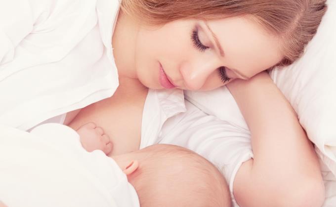 10 notes on how to breastfeed your baby at night, update it now!