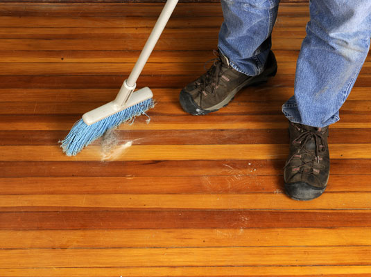 Cómo preparar pisos de madera para lijar