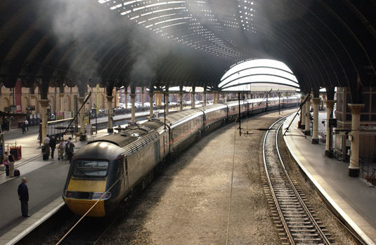 Conseil de vie écologique : Voyagez en train plutôt quen voiture ou en avion