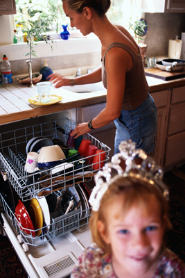 La cuisine verte : utiliser un lave-vaisselle ou laver la vaisselle à la main